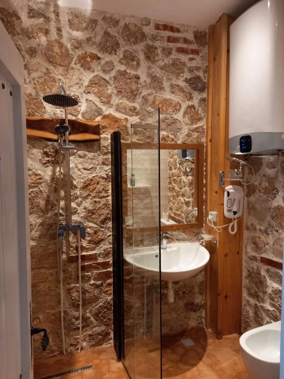 Rahoni Park & Suites Dhërmi Rom bilde